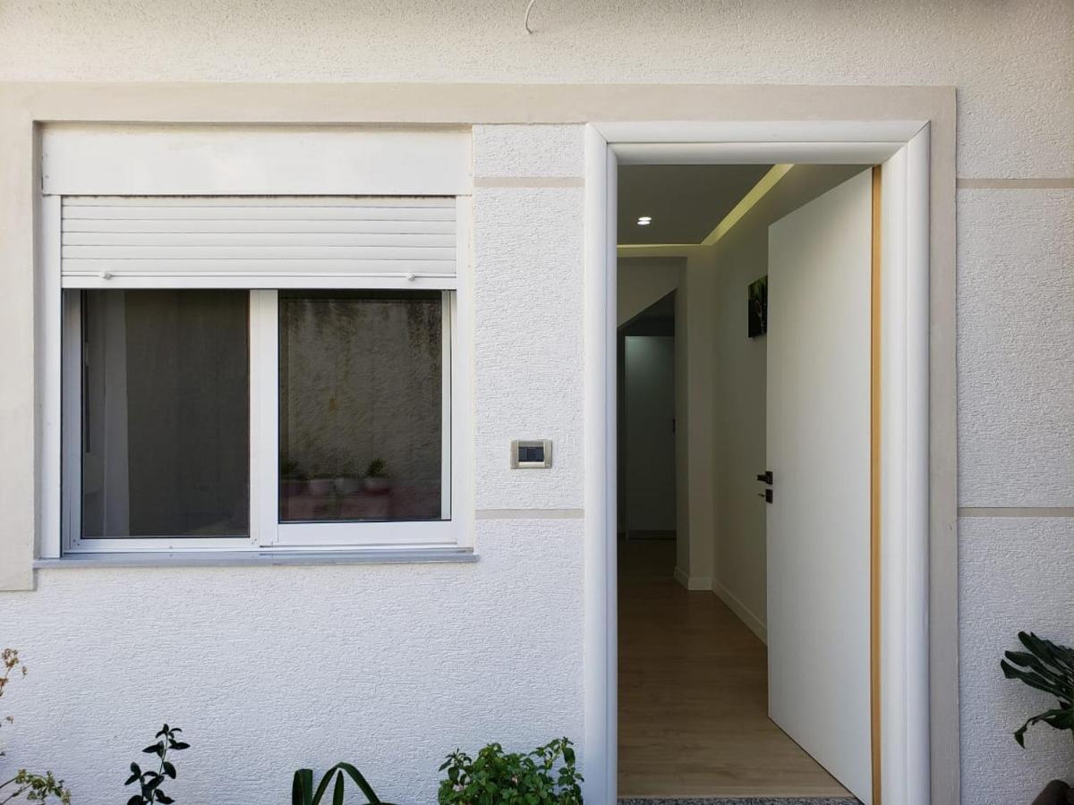 Loi apartment Saranda Extérieur photo